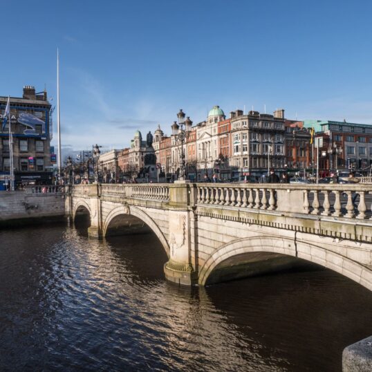 O'Connell_Bridge_(25748548914) (1)