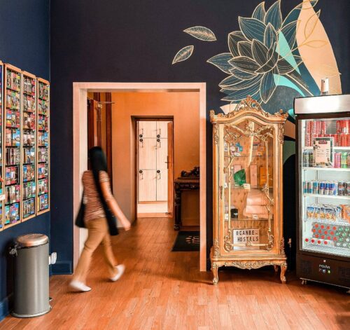 Reception – Front Desk – Gardiner House Hostel (2)