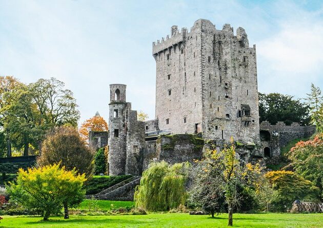 Blarney, Rock of Cashel & Cahir Castle Day Tour